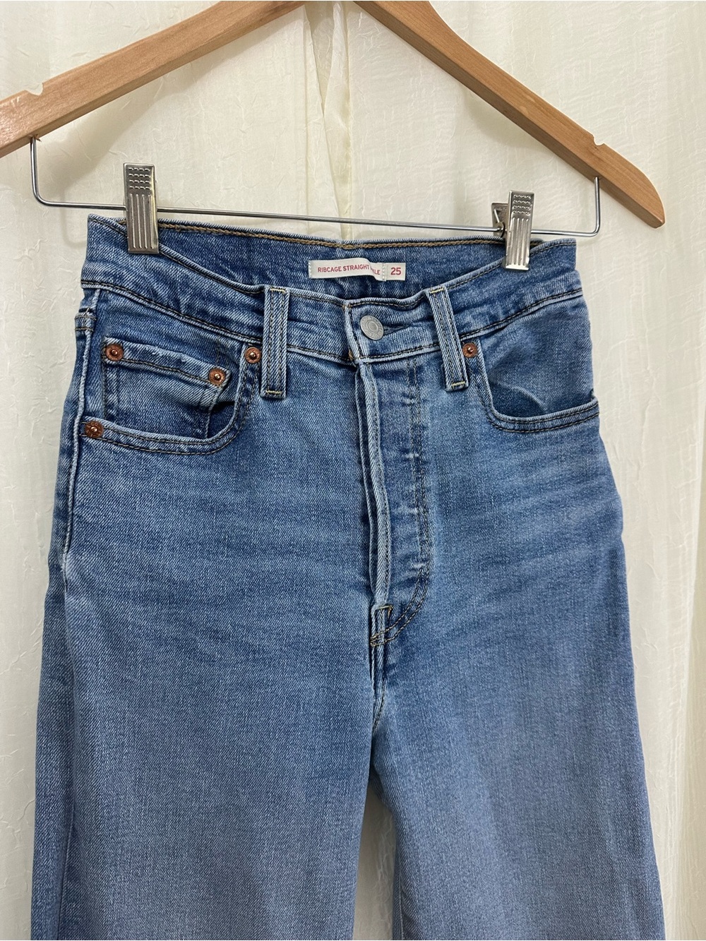 Levi's High Rise Straight Medium Wash Blue Denim Jeans 25